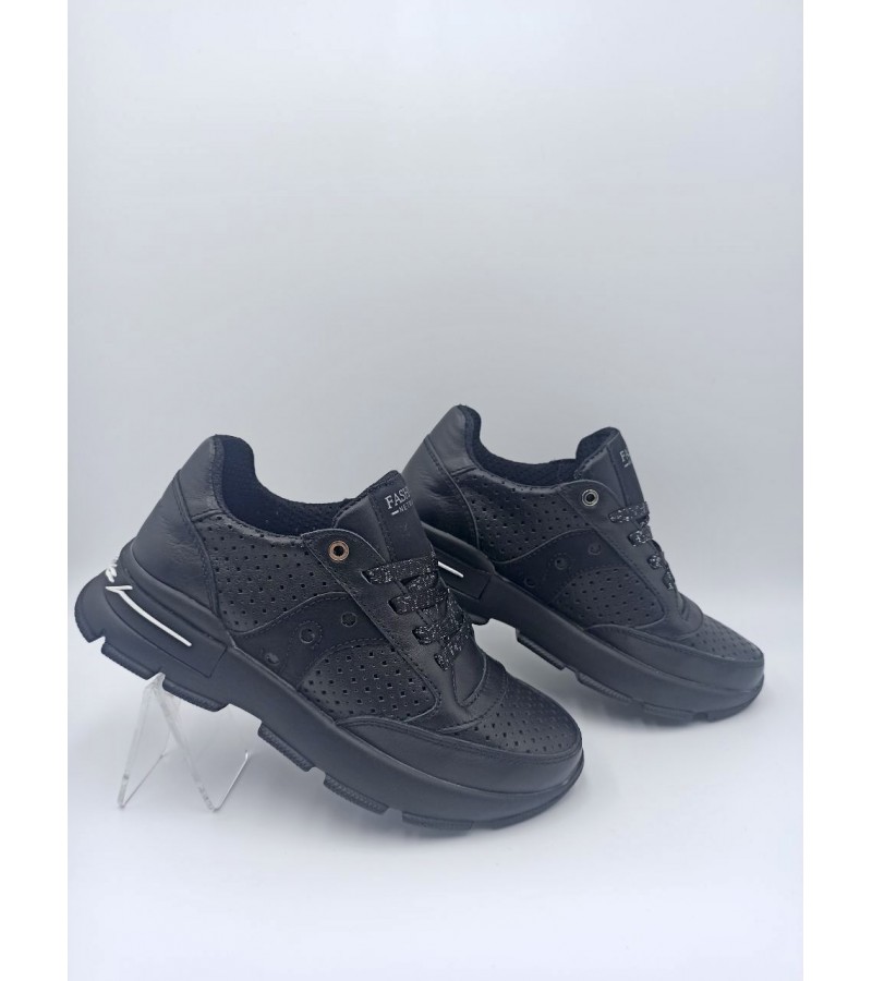 21-31 W Чорні (Літо, жіночі, Перфорована шкіра)