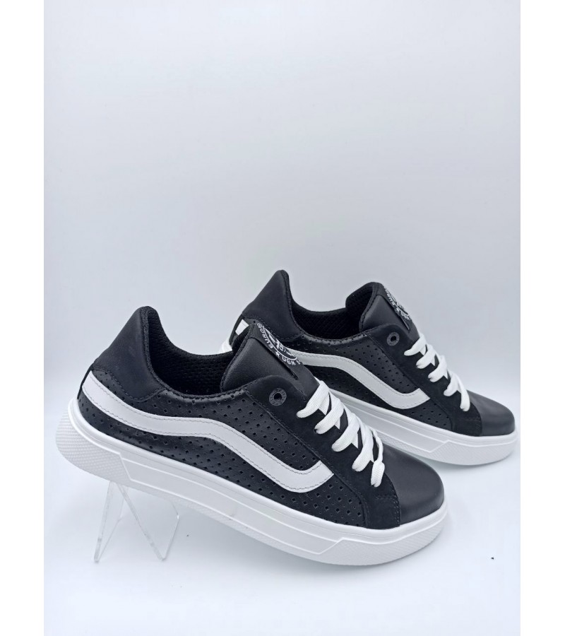 21-08 Чорно-білі (Чоловічі, Перфорована шкіра)